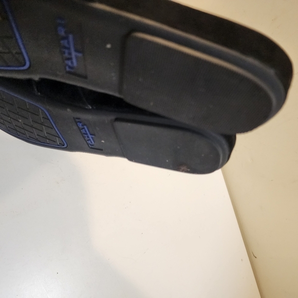 TAHARI Lauren Black Leather Upper Slides Sandasl size 11M - Picture 8 of 9